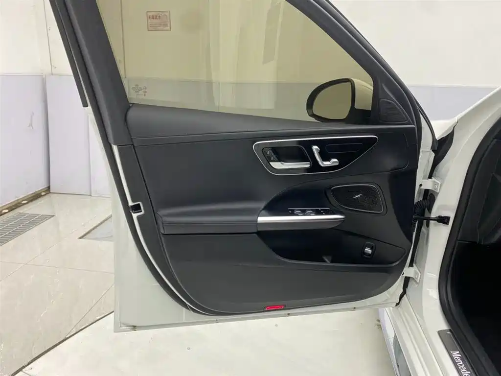Mercedes-Benz C-Class 2024 Facelift C 260 L Sport фото 28