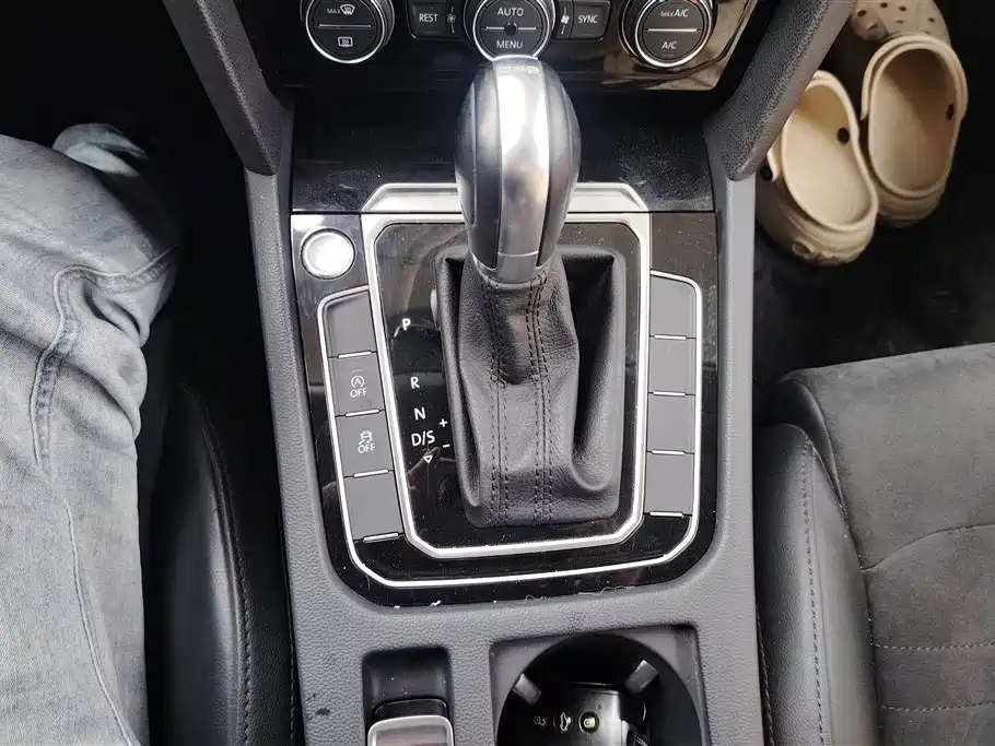 Volkswagen Magotan 2017 330TSI DSG Luxury фото 16