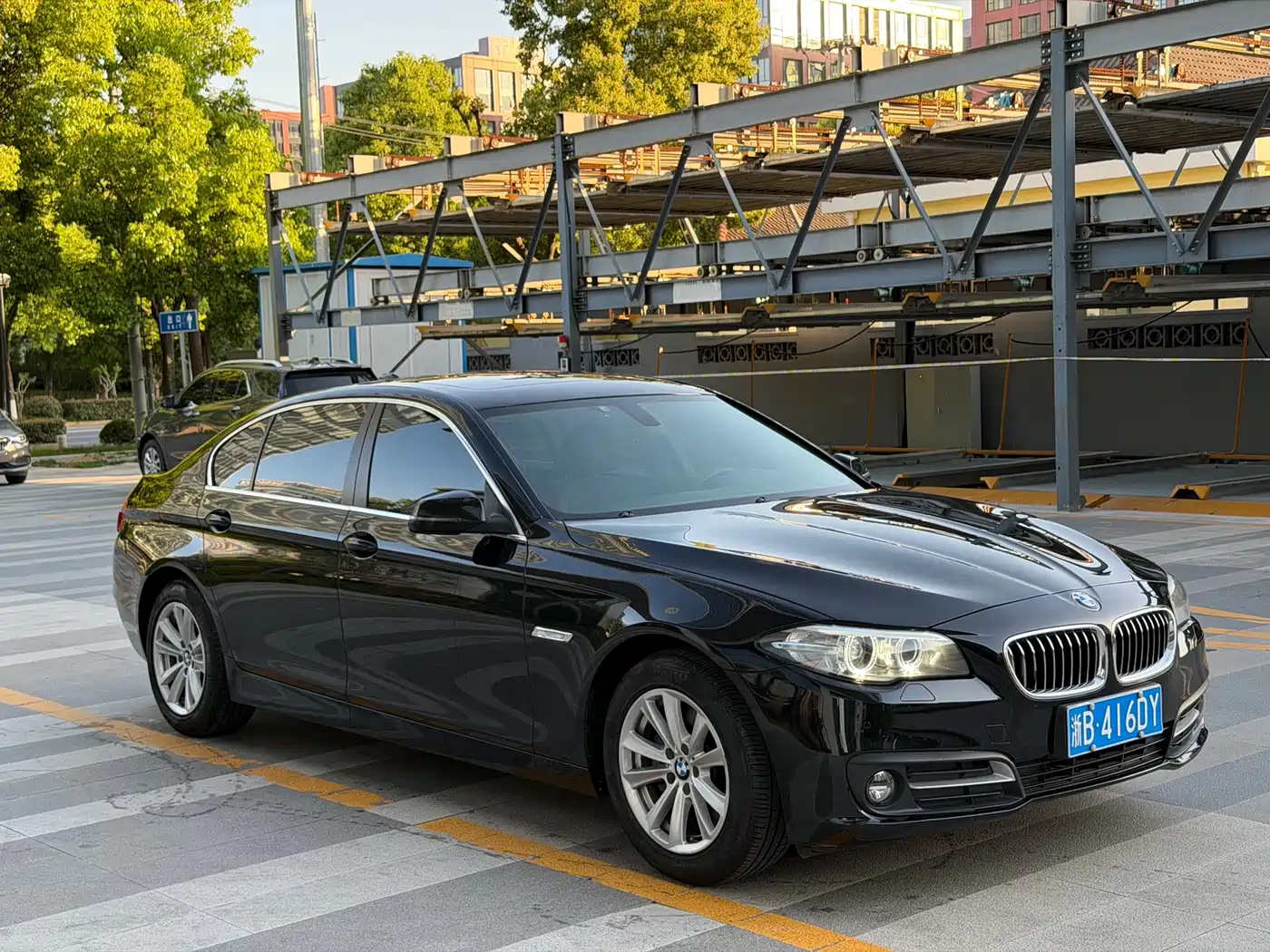 BMW 5 Series 2017 520Li Classic Edition фото 3