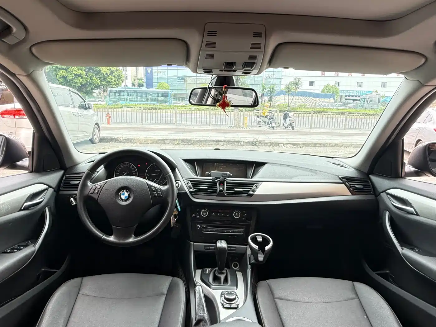 BMW X1 2013 sDrive18i Leading фото 9