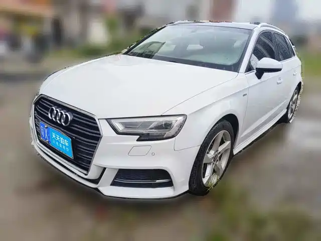 Audi A3 2019 Sportback 35 TFSI Fashion China VI — фото 1