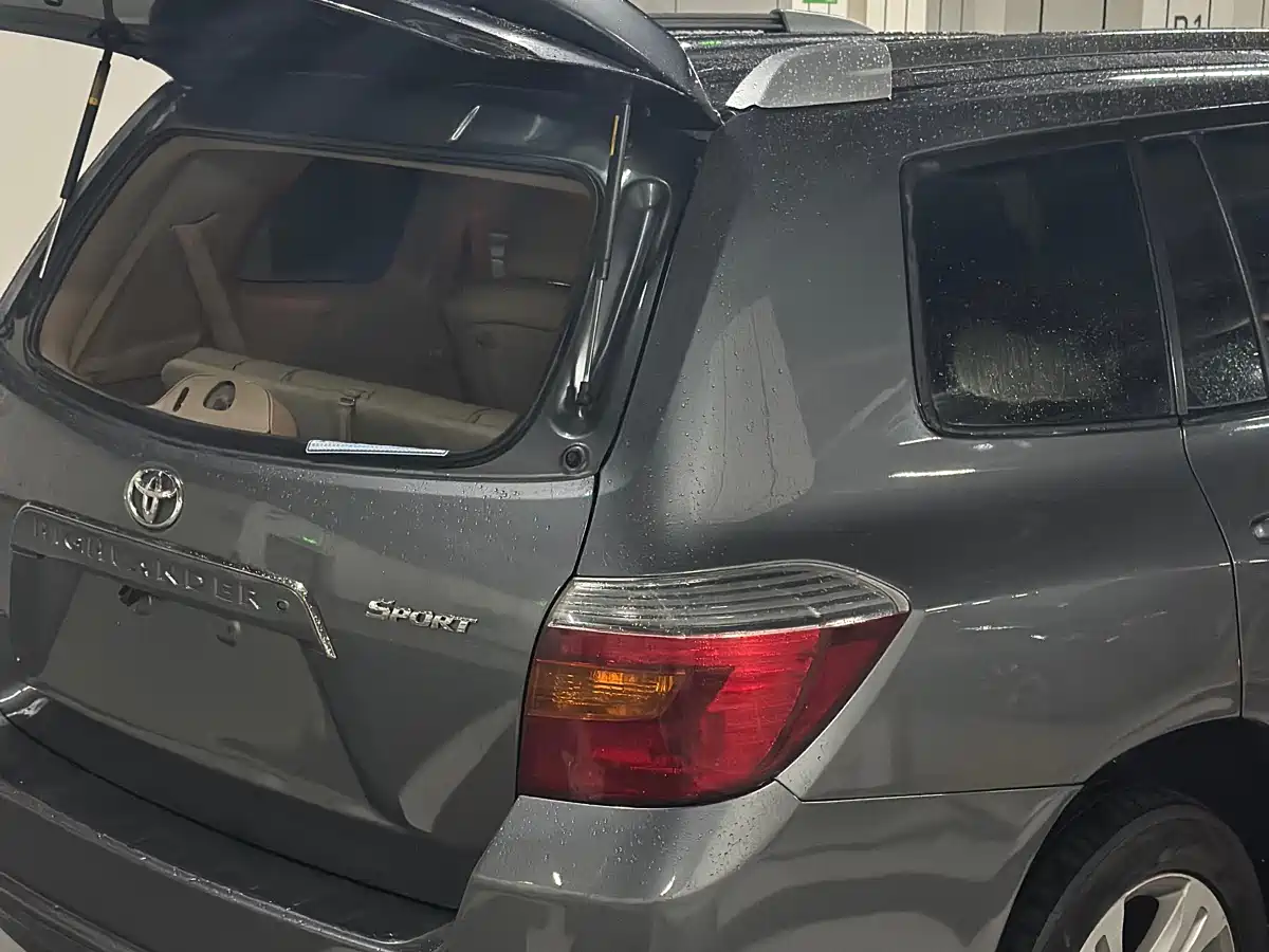 Toyota Highlander 2010 2009 2.7L 2WD 7-seater Luxury Edition