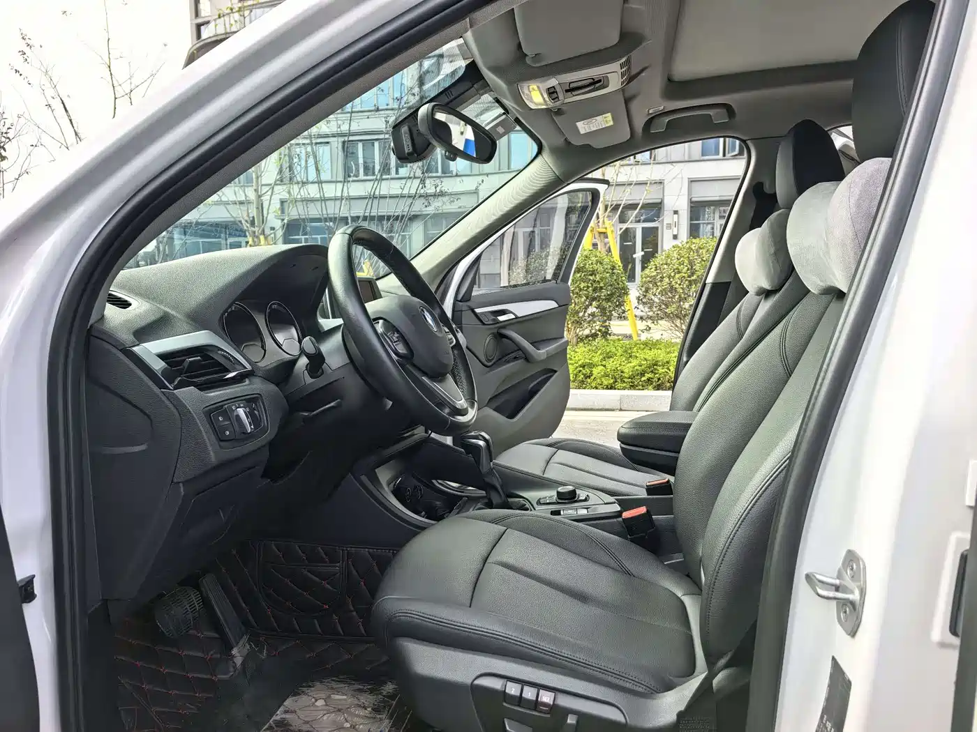 BMW X1 2019 sDrive20Li Leading Model фото 4