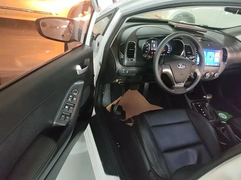 Kia K3 2017 1.6L Automatic 15th Anniversary Special GLS фото 16