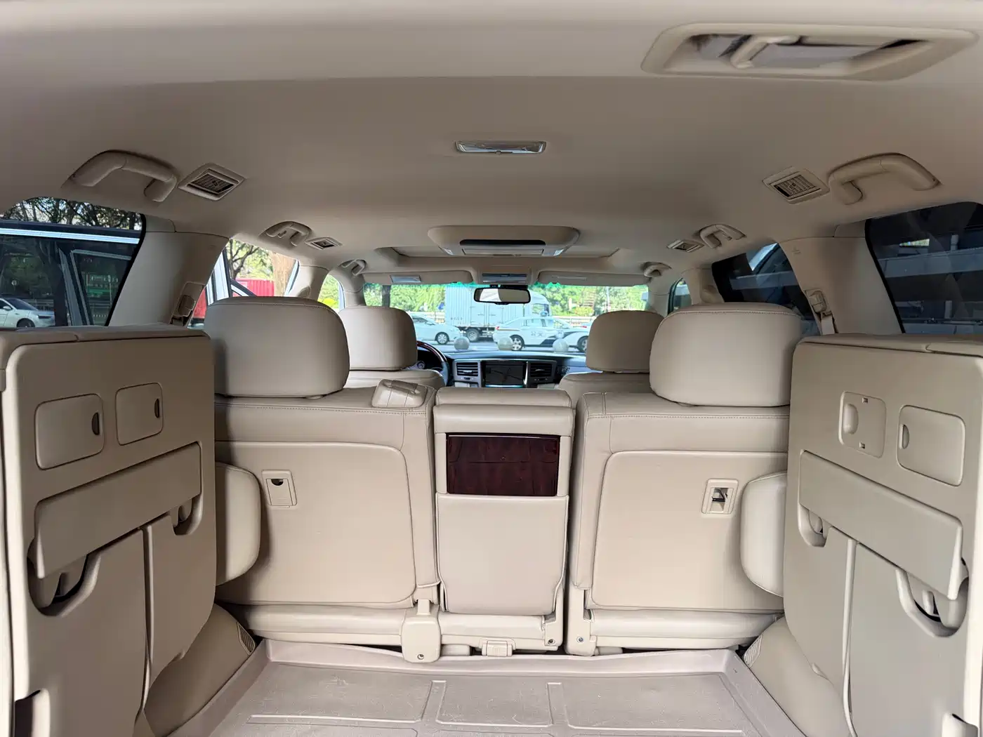 Photo 11 - Lexus LX