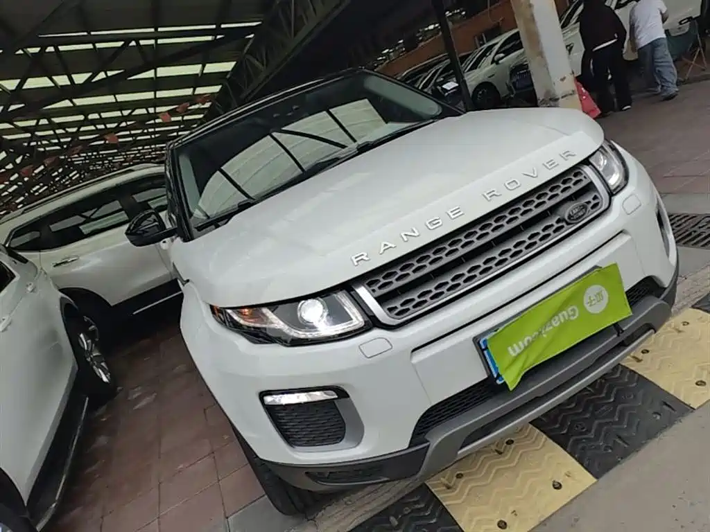 Land Rover Range Rover Evoque 2017 2.0T British Style Edition фото 4