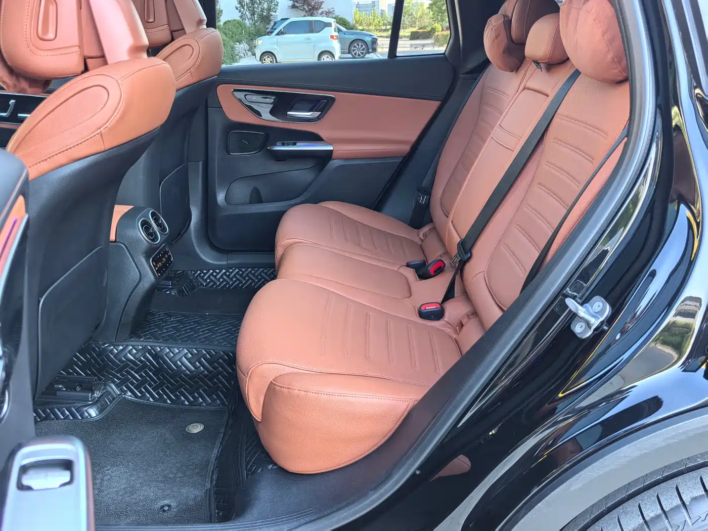 Mercedes-Benz GLC 2023 Facelift GLC 260 L 4MATIC Sport 5-Seater фото 18
