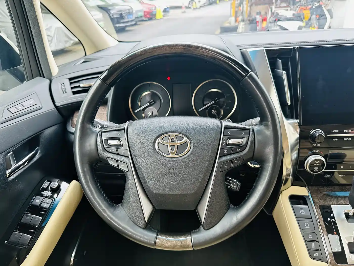 Toyota Alphard 2021 Hybrid 2.5L Ultimate фото 15