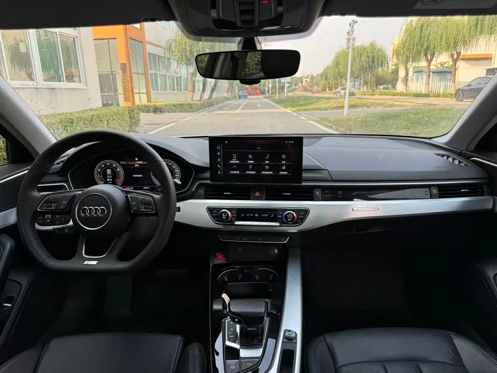 Фото 5 - Audi A4L