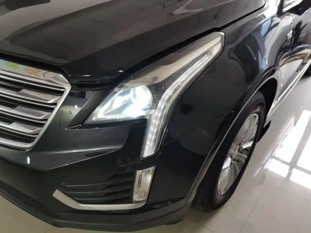 Фото 24 - Cadillac XT5
