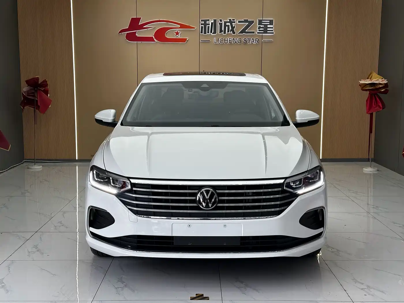 Фото 2 - Volkswagen Lavida