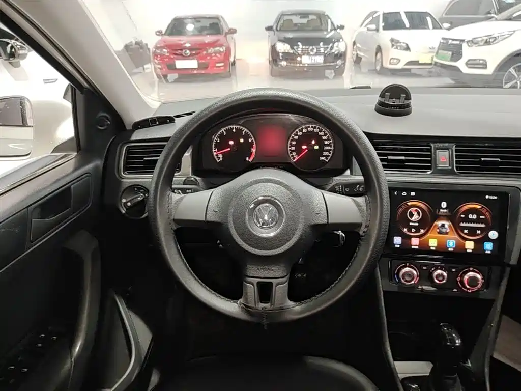 Volkswagen Santana 2015 1.6L Automatic Trend Edition фото 11