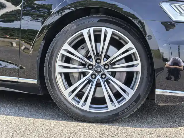 Audi A8 2021 A8L 55 TFSI quattro Premium — фото 5