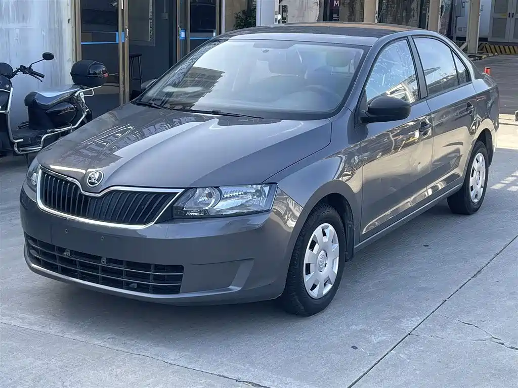 Škoda Rapid 2015 1.6L Manual Joy Selection