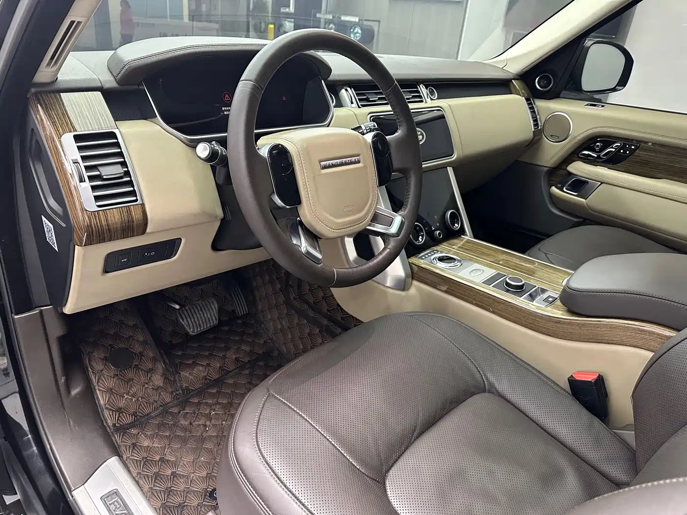 Land Rover Range Rover 2018 3.0 SC V6 Vogue Heritage Extended Edition фото 7