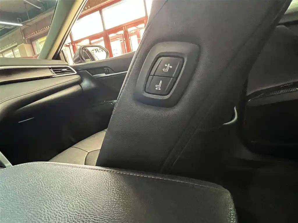 Toyota Camry 2021 2.0G Luxury Edition фото 22