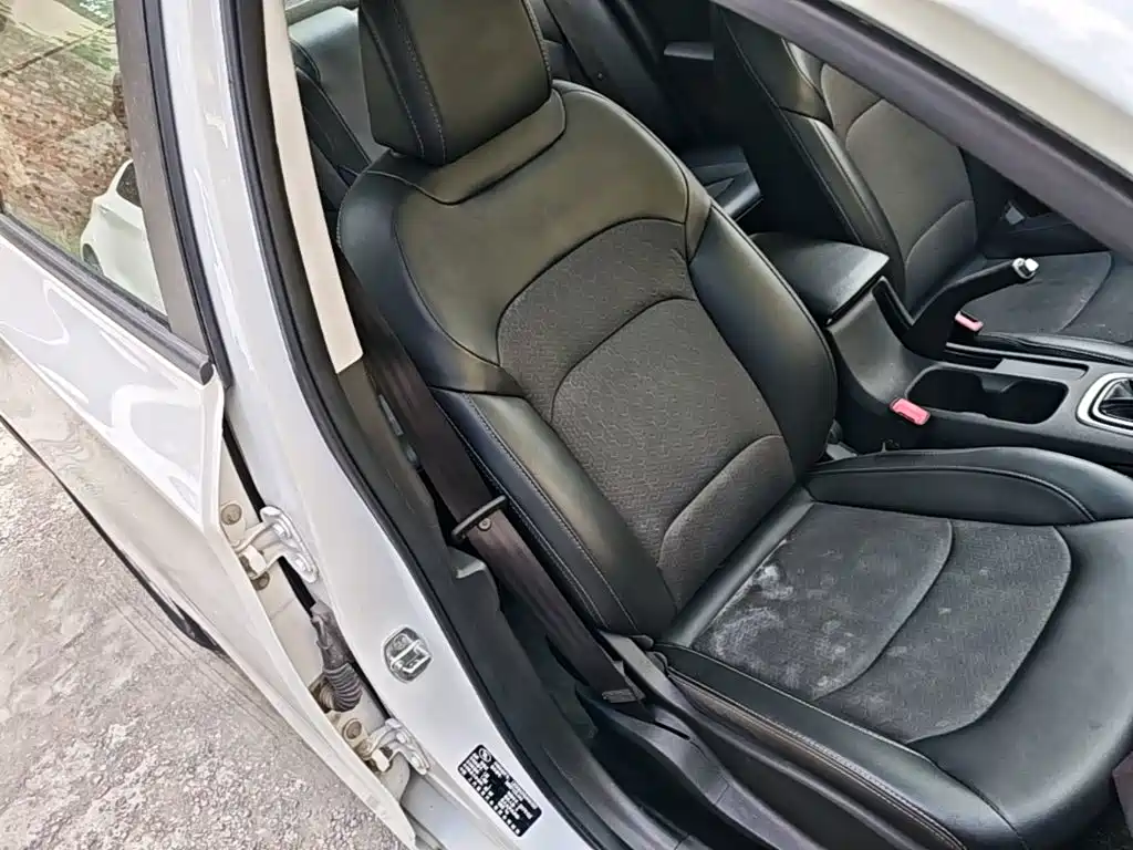 Photo 25 - Chevrolet Cavalier