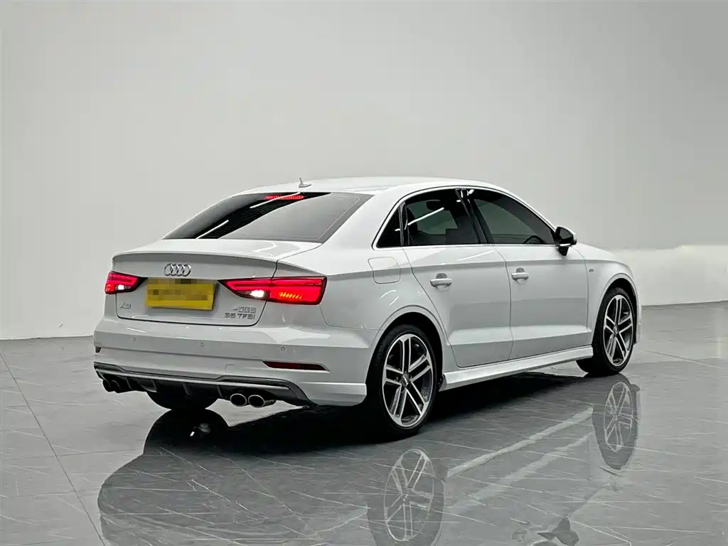 Audi A3 2018 30th Anniversary Limousine 35 TFSI Sport фото 6
