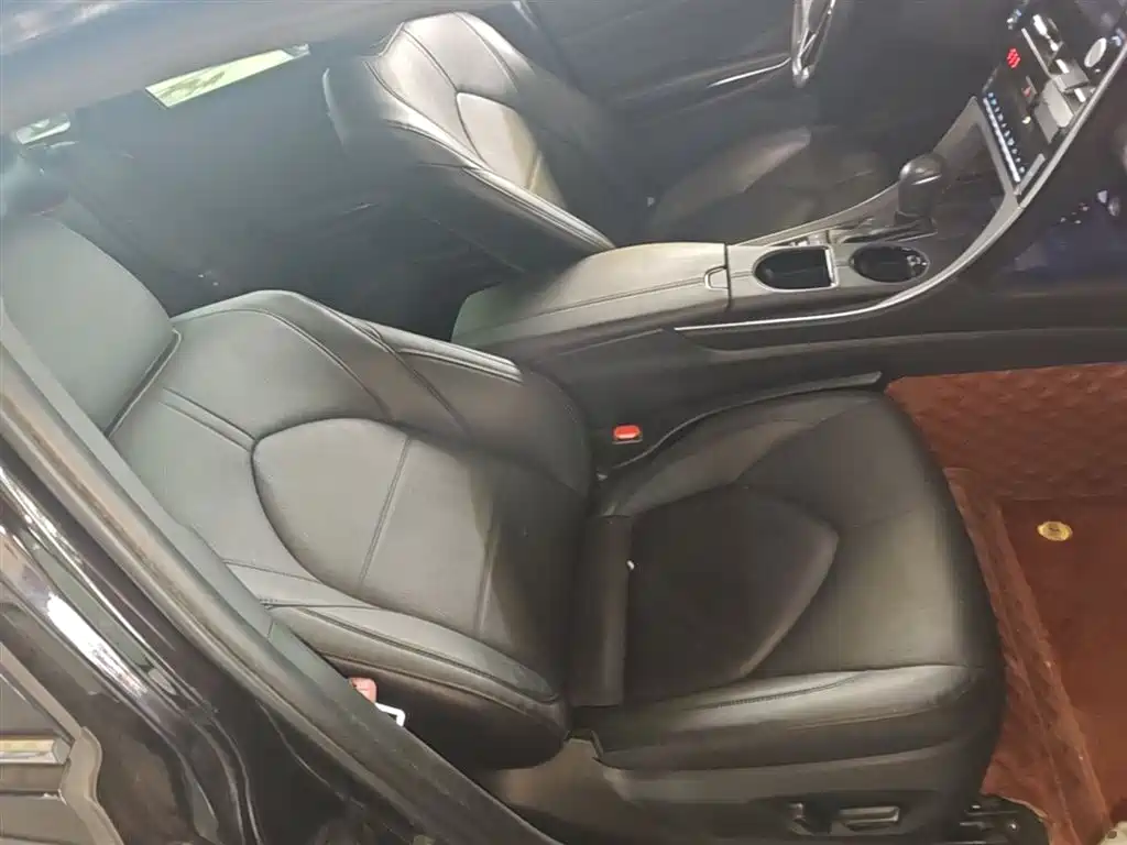Toyota Avalon 2019 Hybrid 2.5L Luxury Edition China VI фото 25