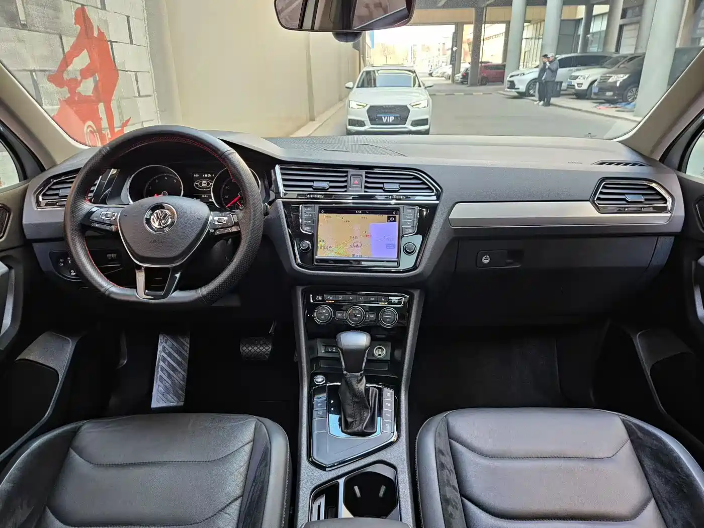 Volkswagen Tiguan L 2017 330TSI Automatic 2WD Luxury Edition фото 8