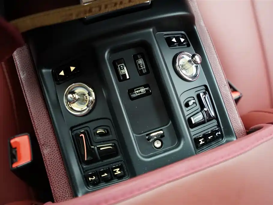 Rolls-Royce Phantom 2012 2013 6.7L Standard