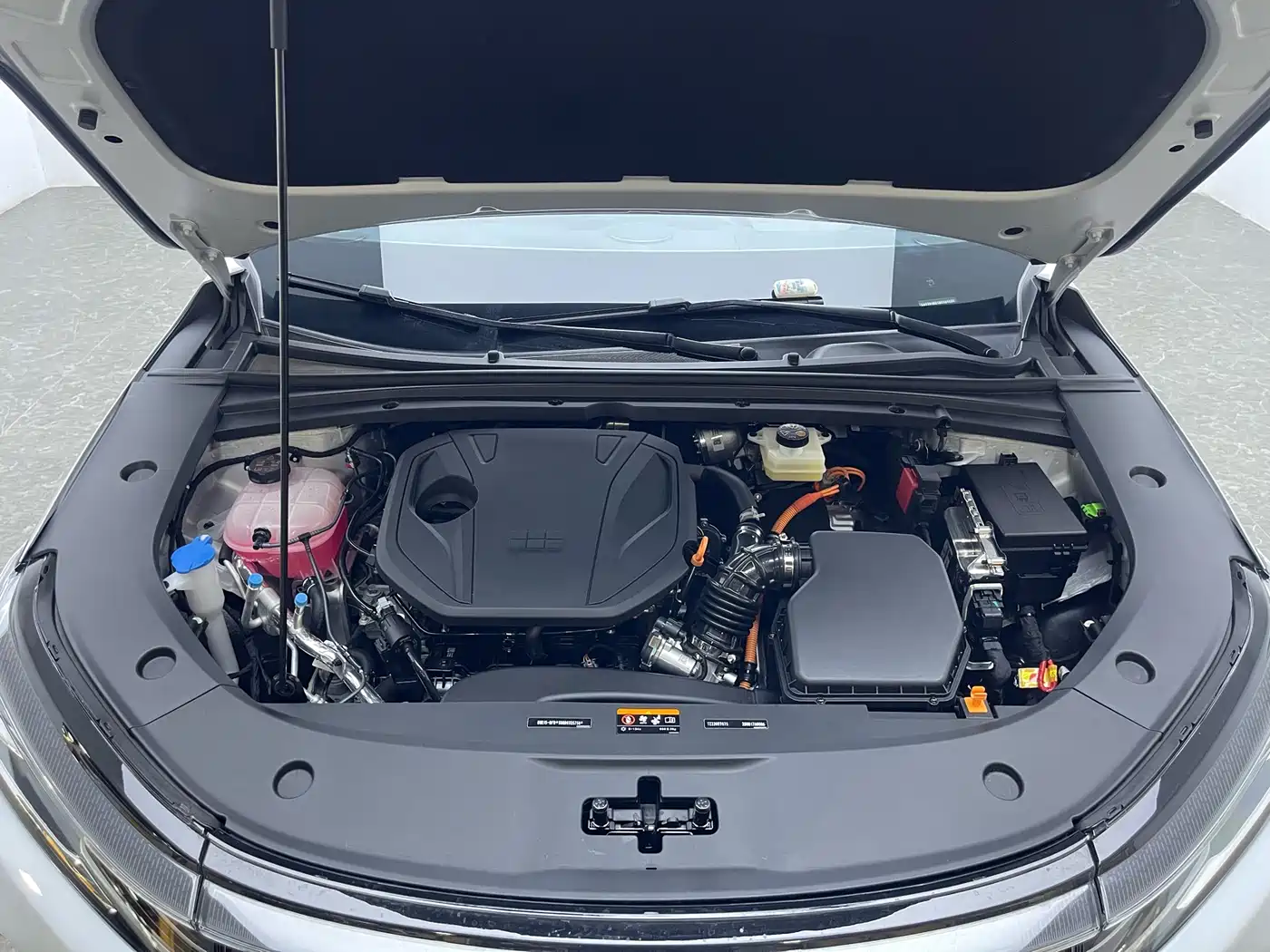 Geely Galaxy Galaxy A7 2025 EM-i 150km Explorer+ Edition фото 18