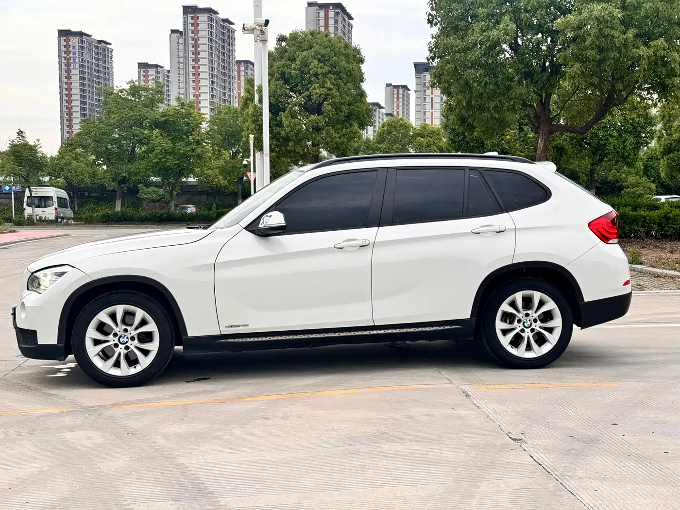 BMW X1 (Import) 2012 sDrive18i Luxury фото 4