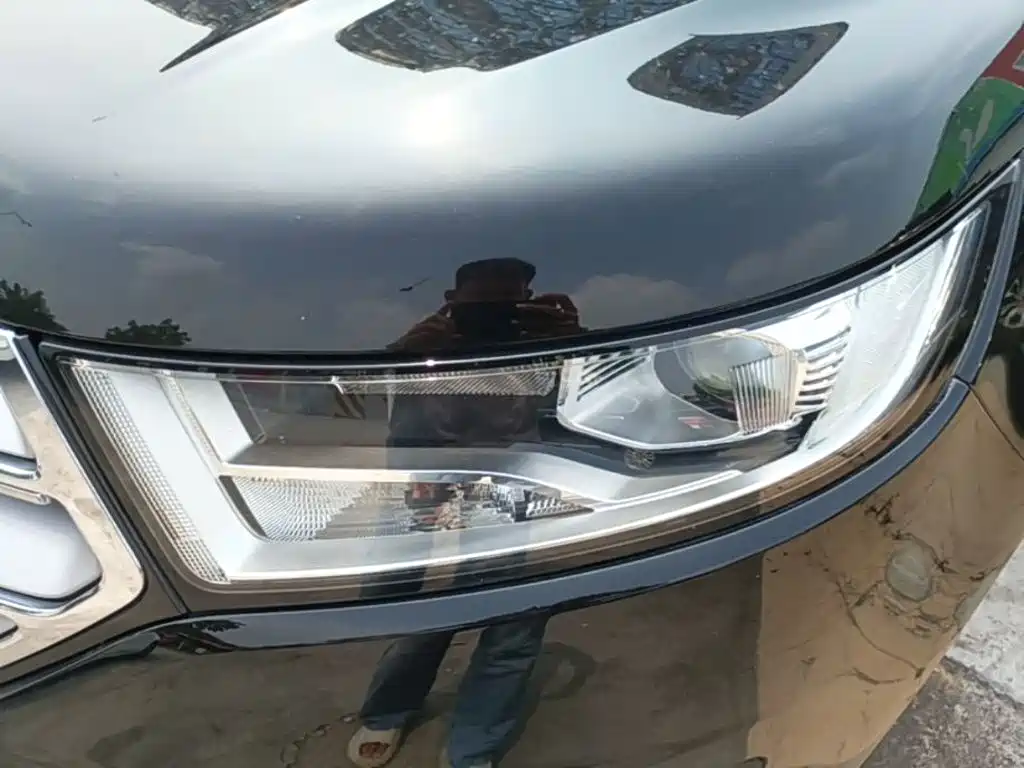 Фото 24 - Ford Edge