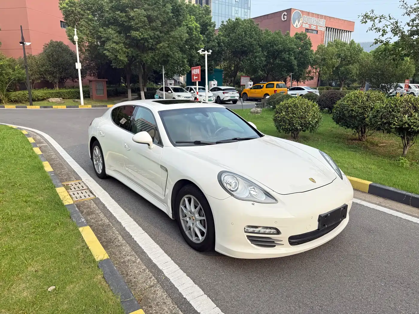 Porsche Panamera 2010 Panamera 3.6L фото 6