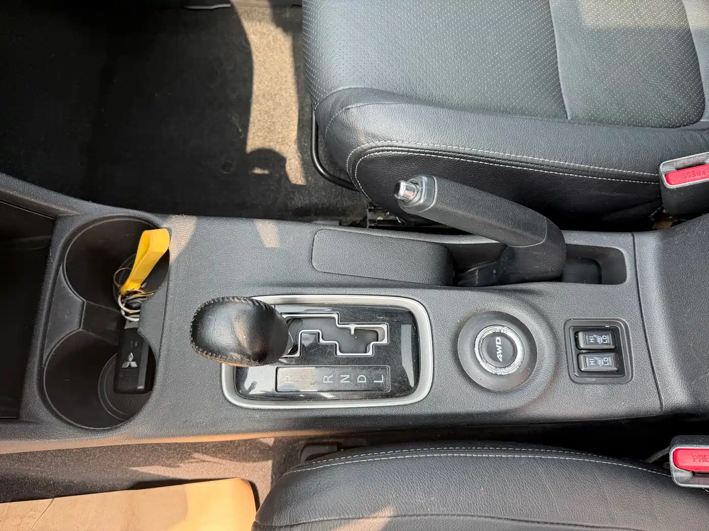 Mitsubishi Outlander (Import) 2016 2.4L 4WD Elite 5-seater фото 12