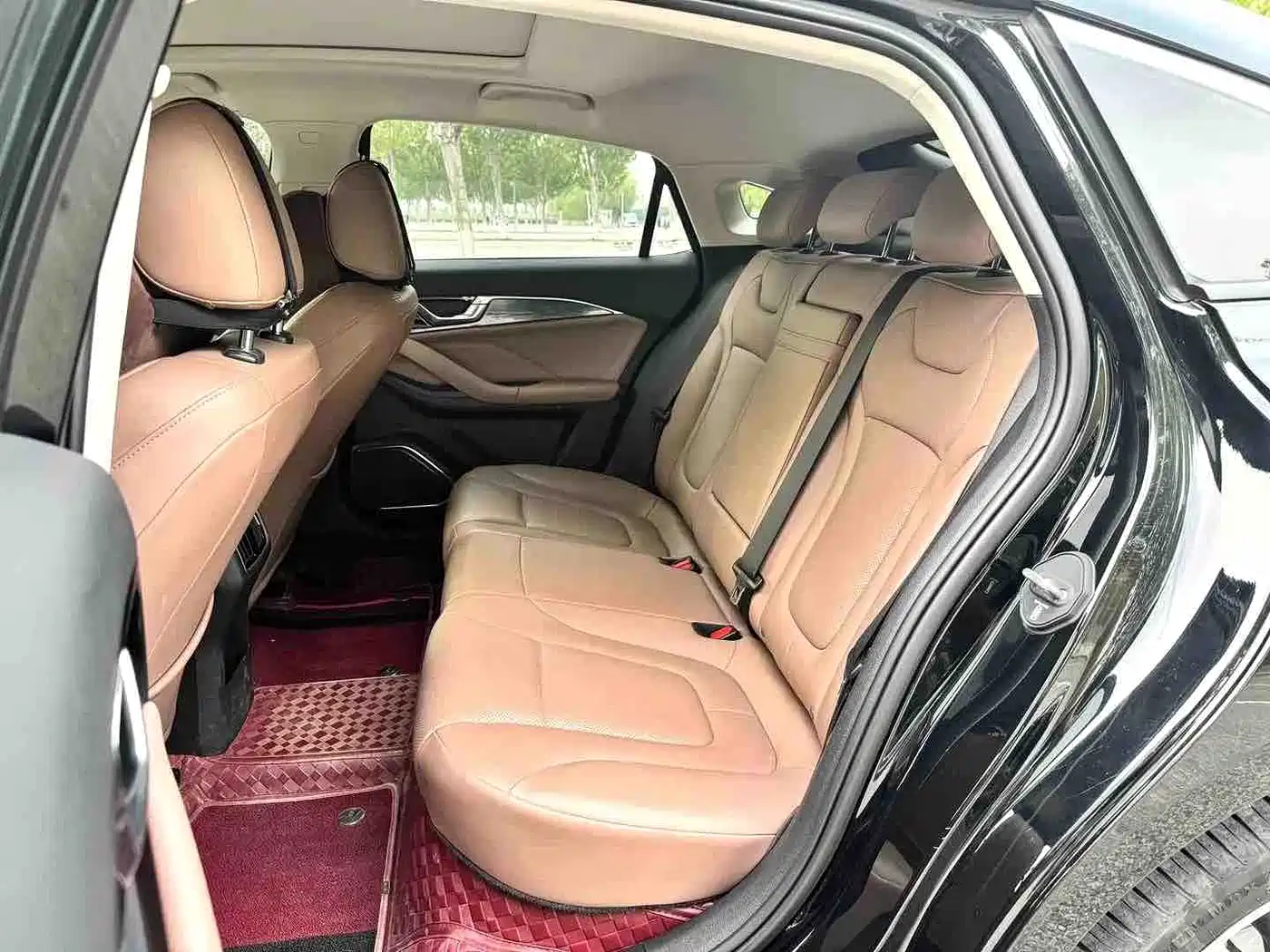 Фото 6 - Besturn B70