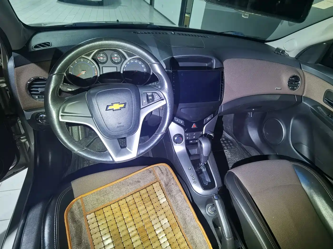 Chevrolet Cruze 2013 Hatchback 1.6L Automatic Luxury фото 8