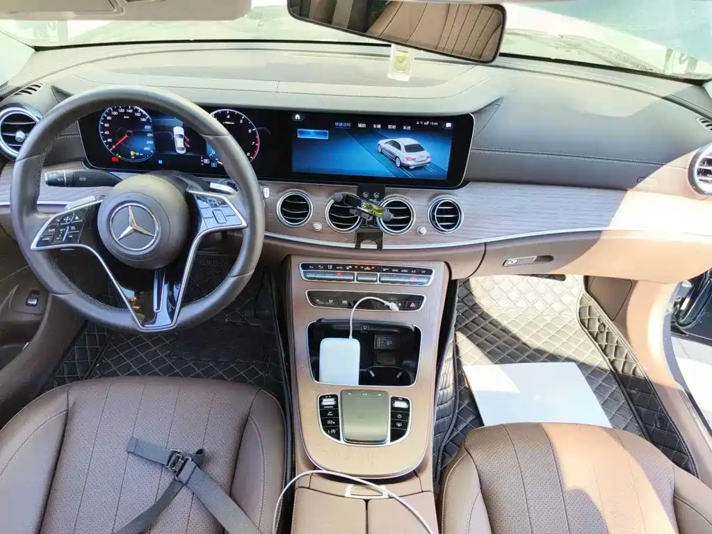 Mercedes-Benz E-Class, миниатюра 12