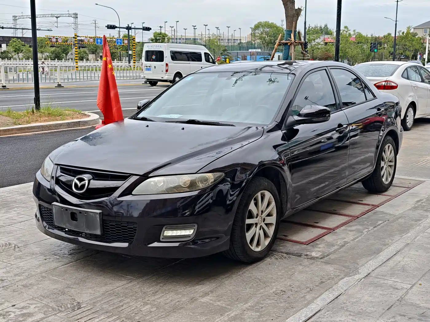 Фото 1 - Mazda 6