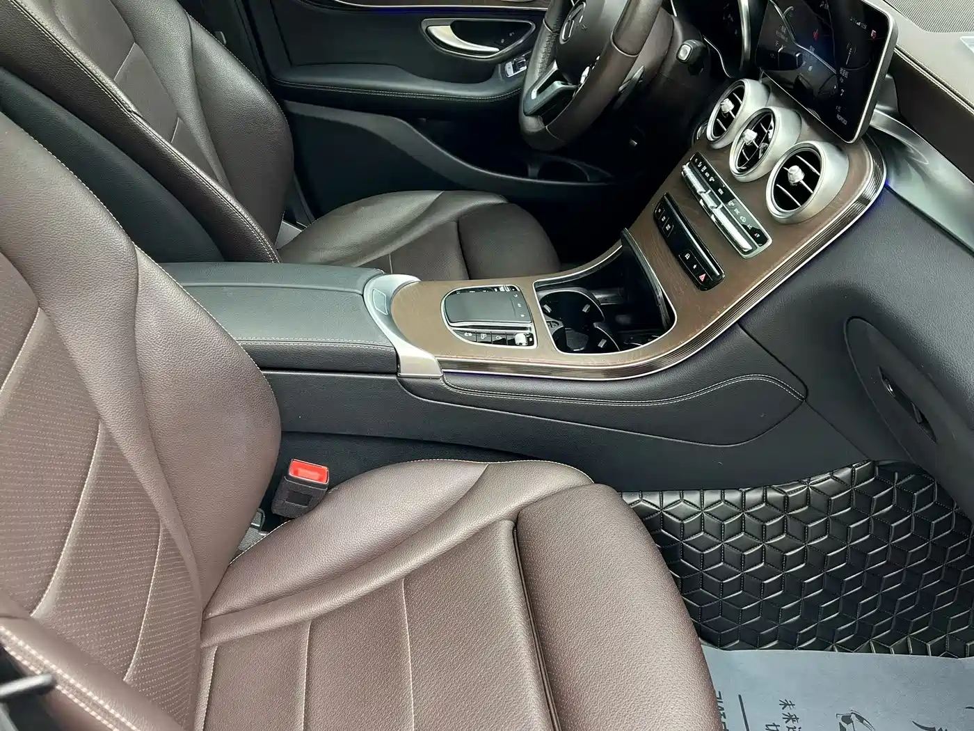 Mercedes-Benz GLC 2020 GLC 300 L 4MATIC Dynamic фото 9
