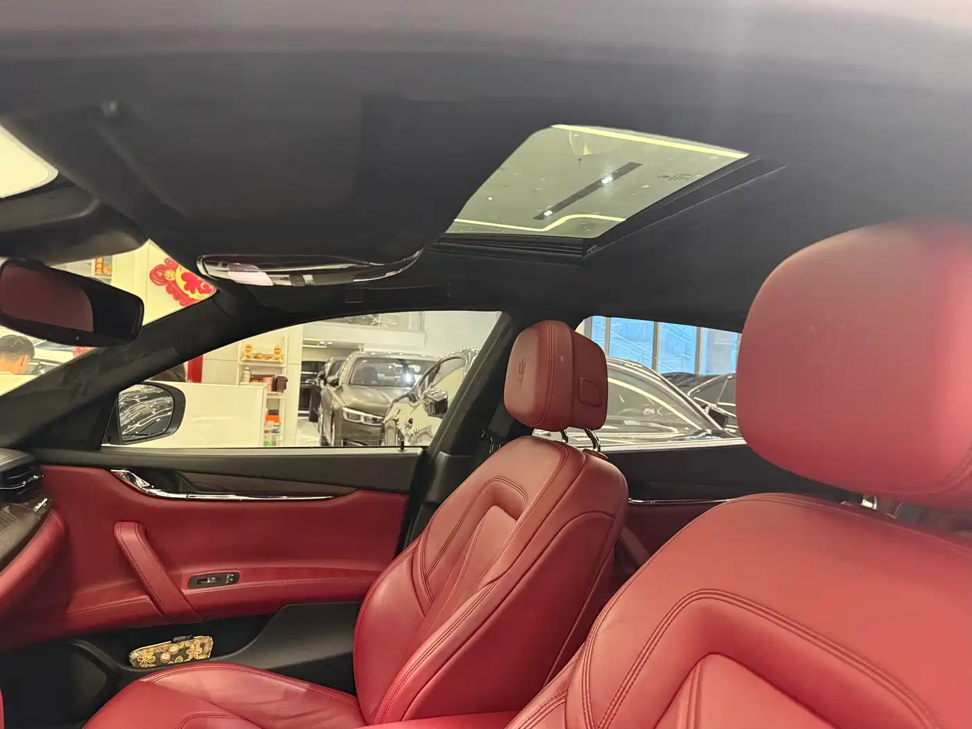 Фото 8 - Maserati Quattroporte