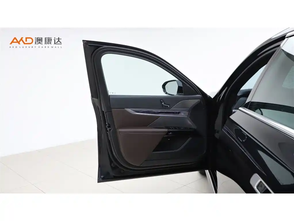 Photo 10 - BMW 7 Series