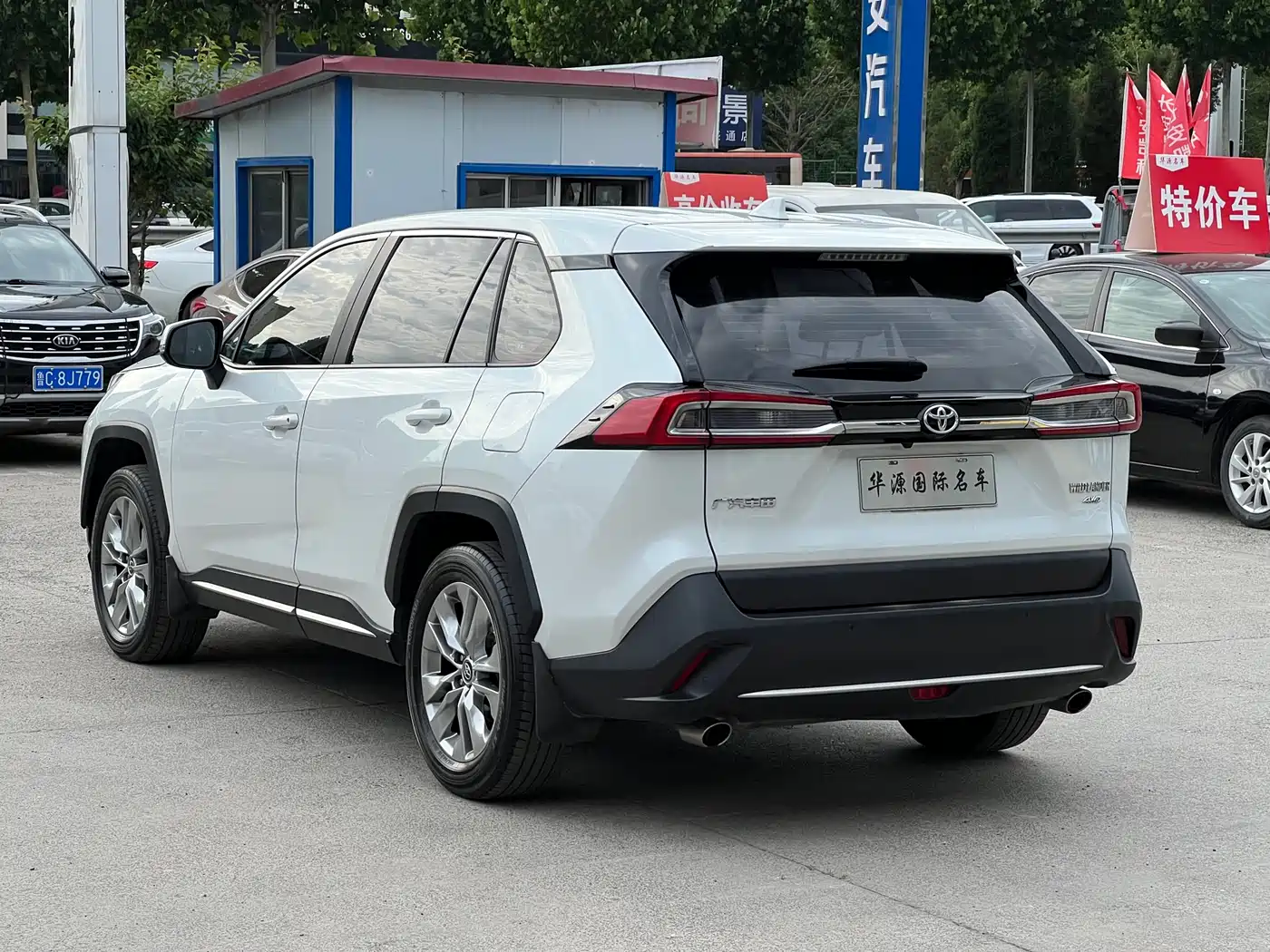 Toyota Wildlander 2022 2.0L CVT AWD Luxury PLUS Edition фото 12