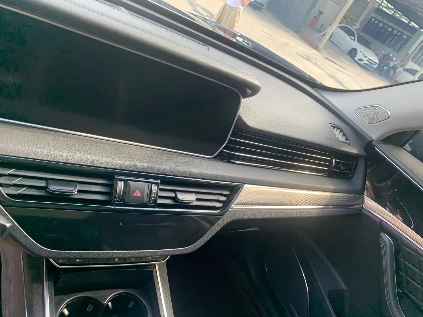 Hongqi HS5 2019 2.0T Smart Connect Enjoy Edition фото 8