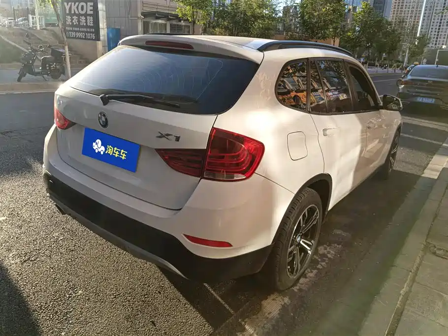 BMW X1 2013 sDrive18i Fashion фото 3