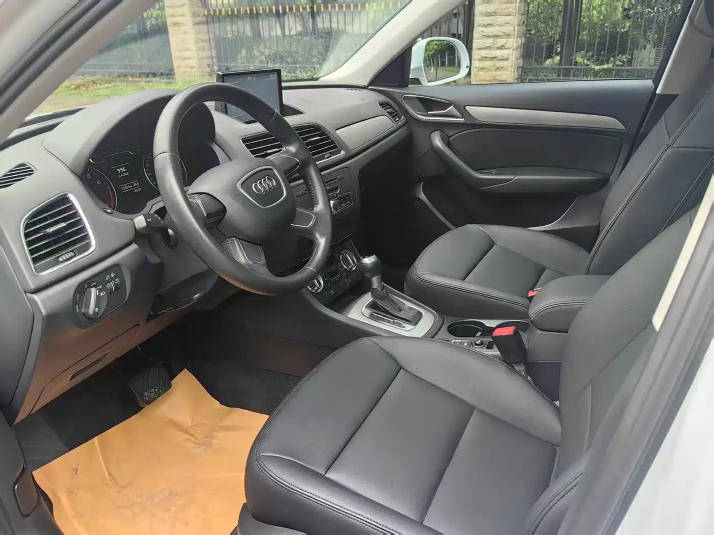 Audi Q3 2015 35 TFSI Millionth Anniversary Intelligent Leader фото 15