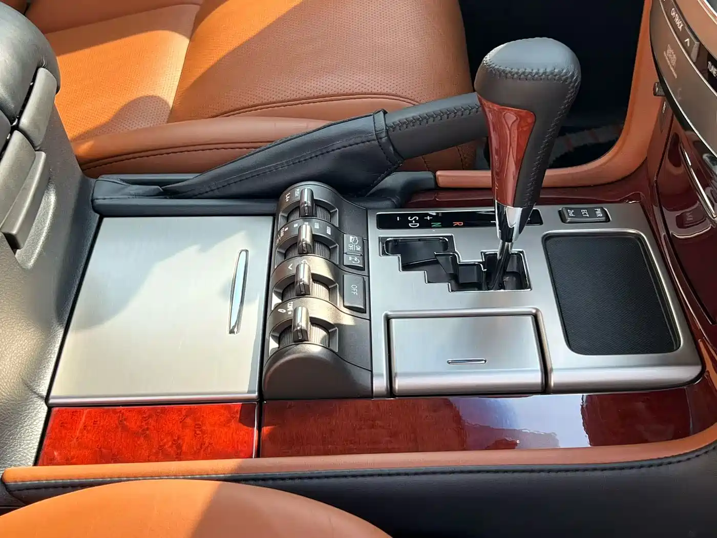 Lexus LX 2013 570 фото 21