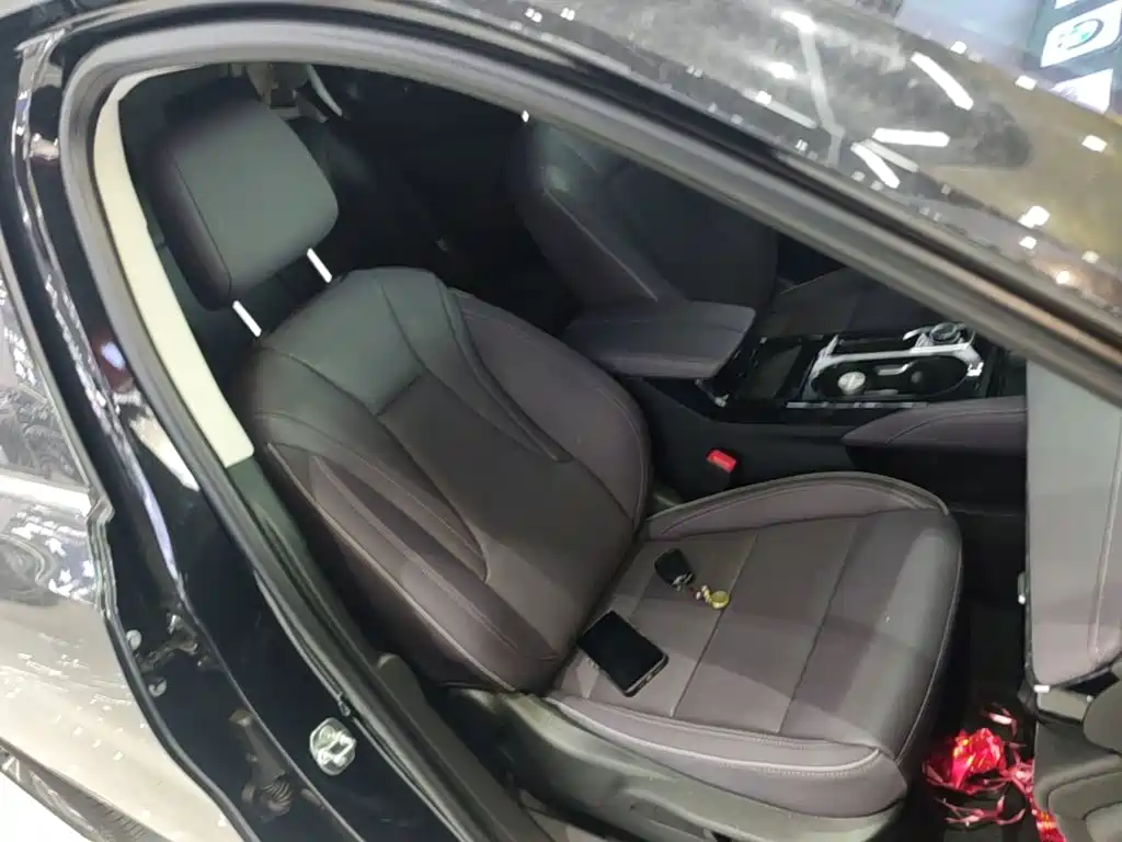 Buick Envision Plus 2026 2026 Envision Plus 28T FWD Base