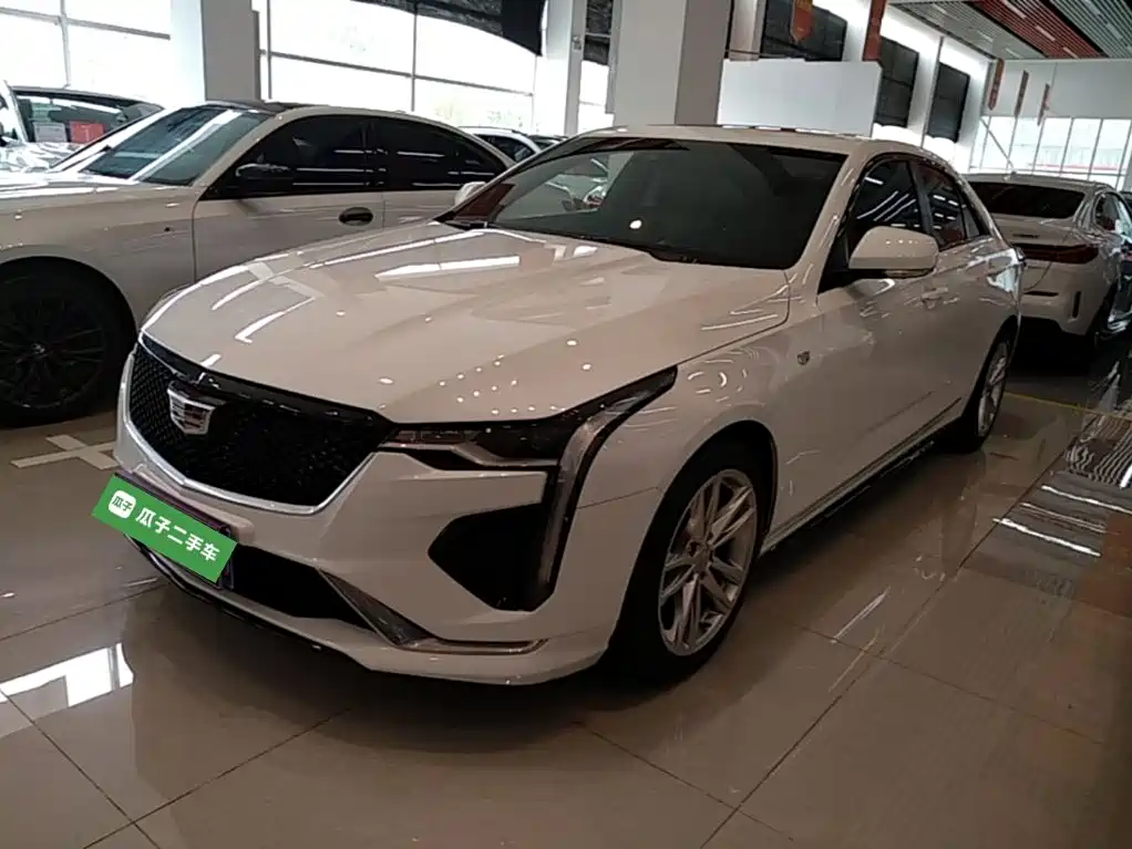 Cadillac CT4 2023 2022 28T Fashion Style