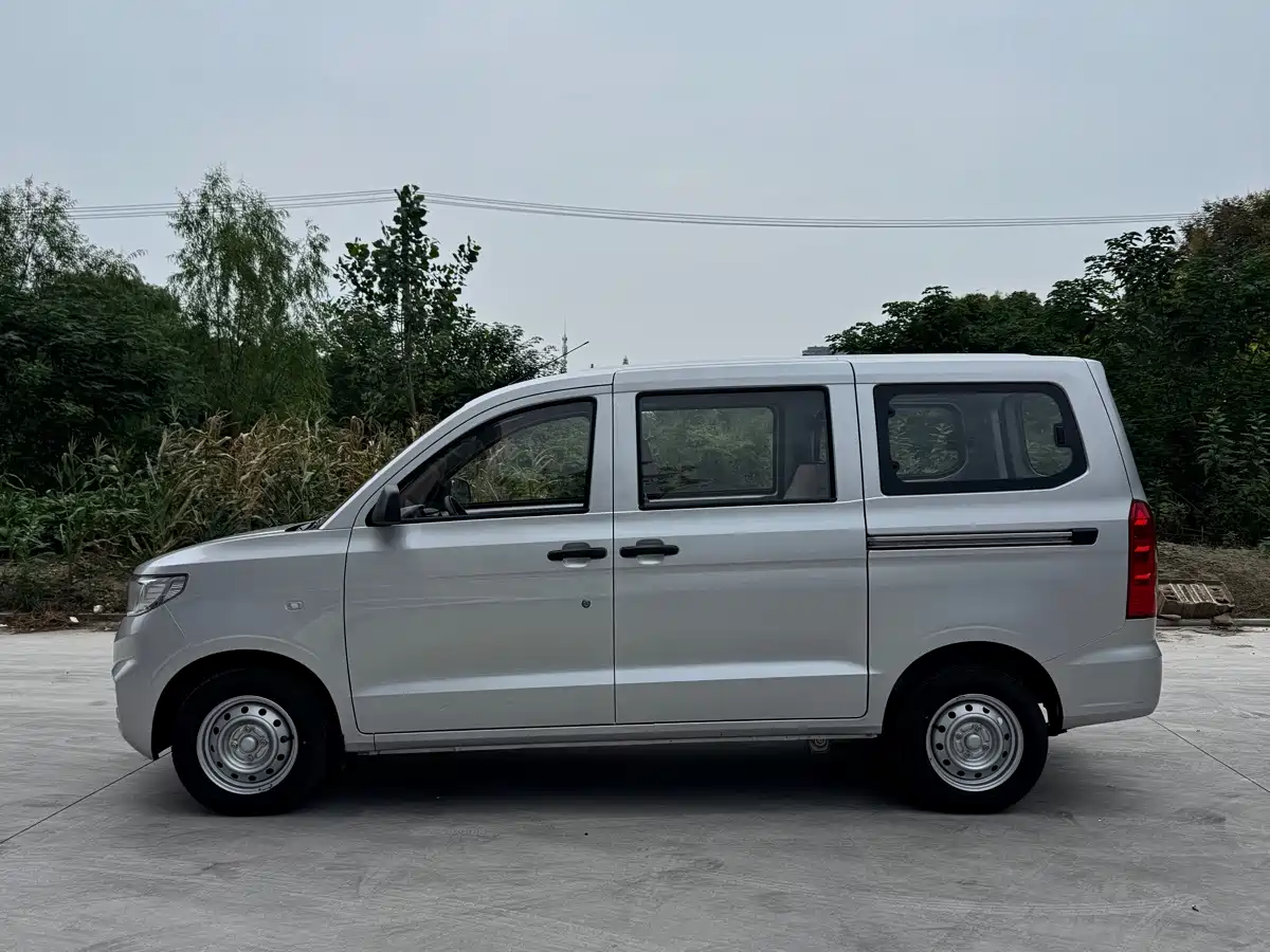 Wuling Motors Wuling Hongguang V 2025 2022 1.5L Power Take Edition Electric Power Steering LAR