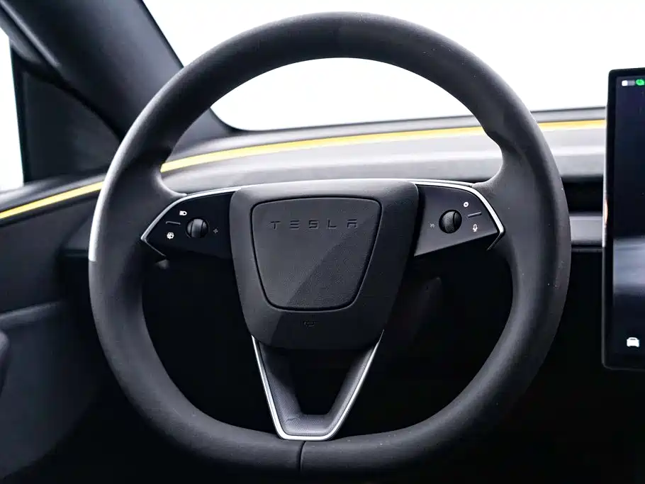 Photo 15 - Tesla Model Y