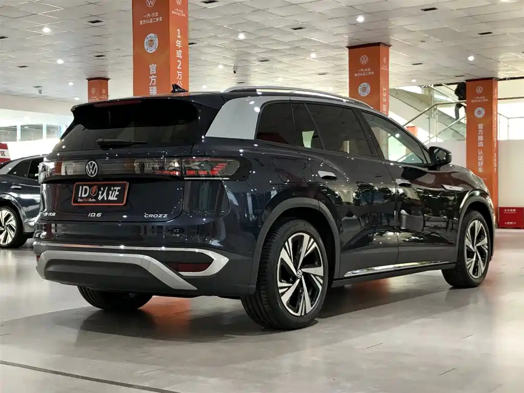 VOLKSWAGEN ID.6 CROZZ