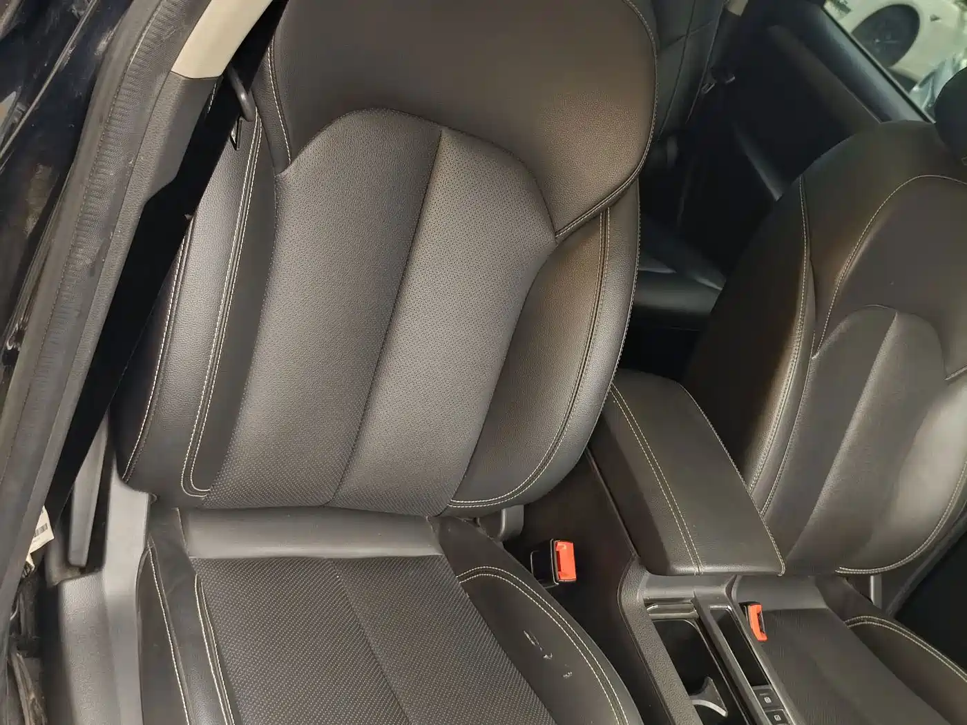 Фото 30 - Roewe RX5
