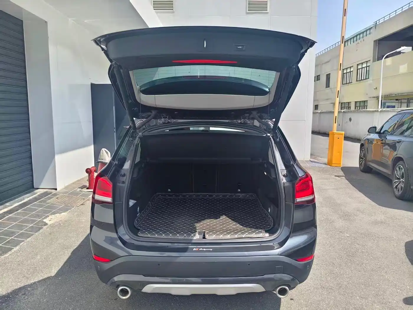 BMW X1 2022 sDrive20Li Fashion фото 4