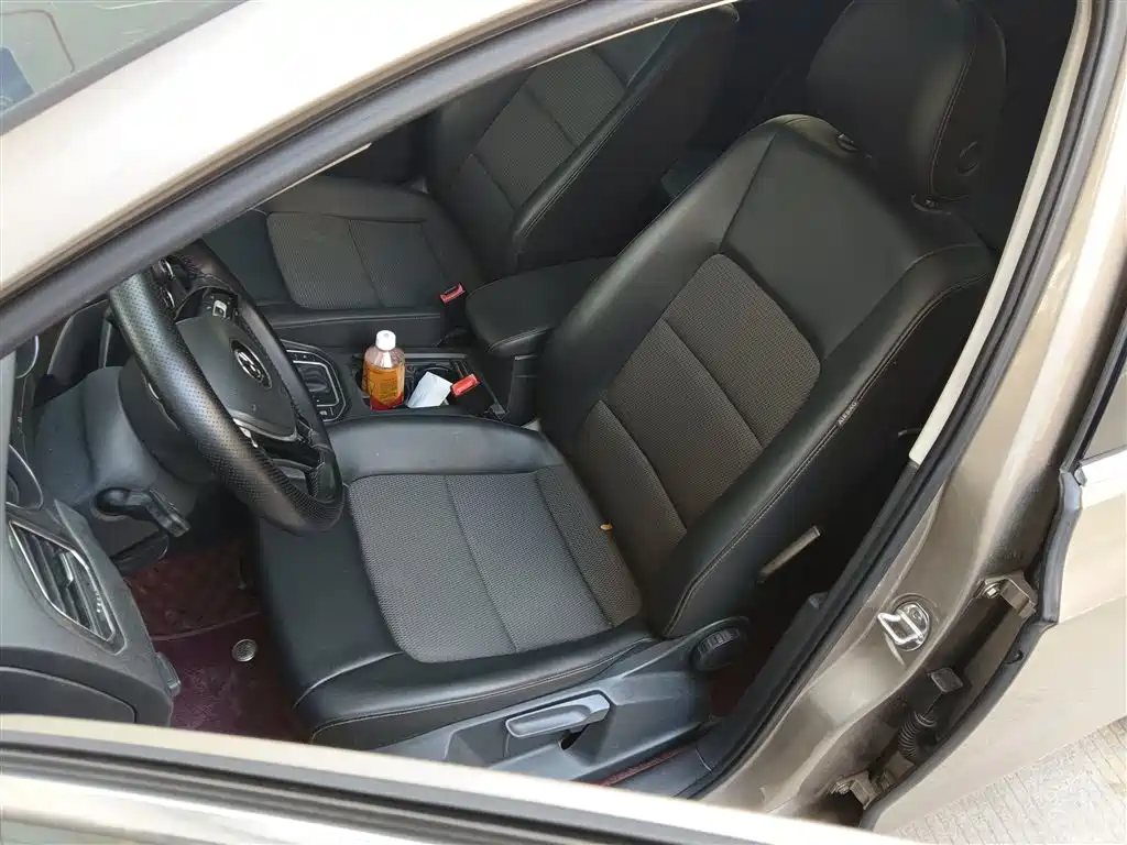 Volkswagen Golf Sportsvan 2018 230TSI Automatic Progressive фото 11